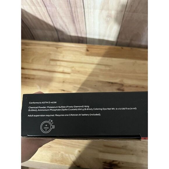 FAO Schwarz 25-Piece Exploration Lab Crystal Growing Kit - Picture 6 of 7